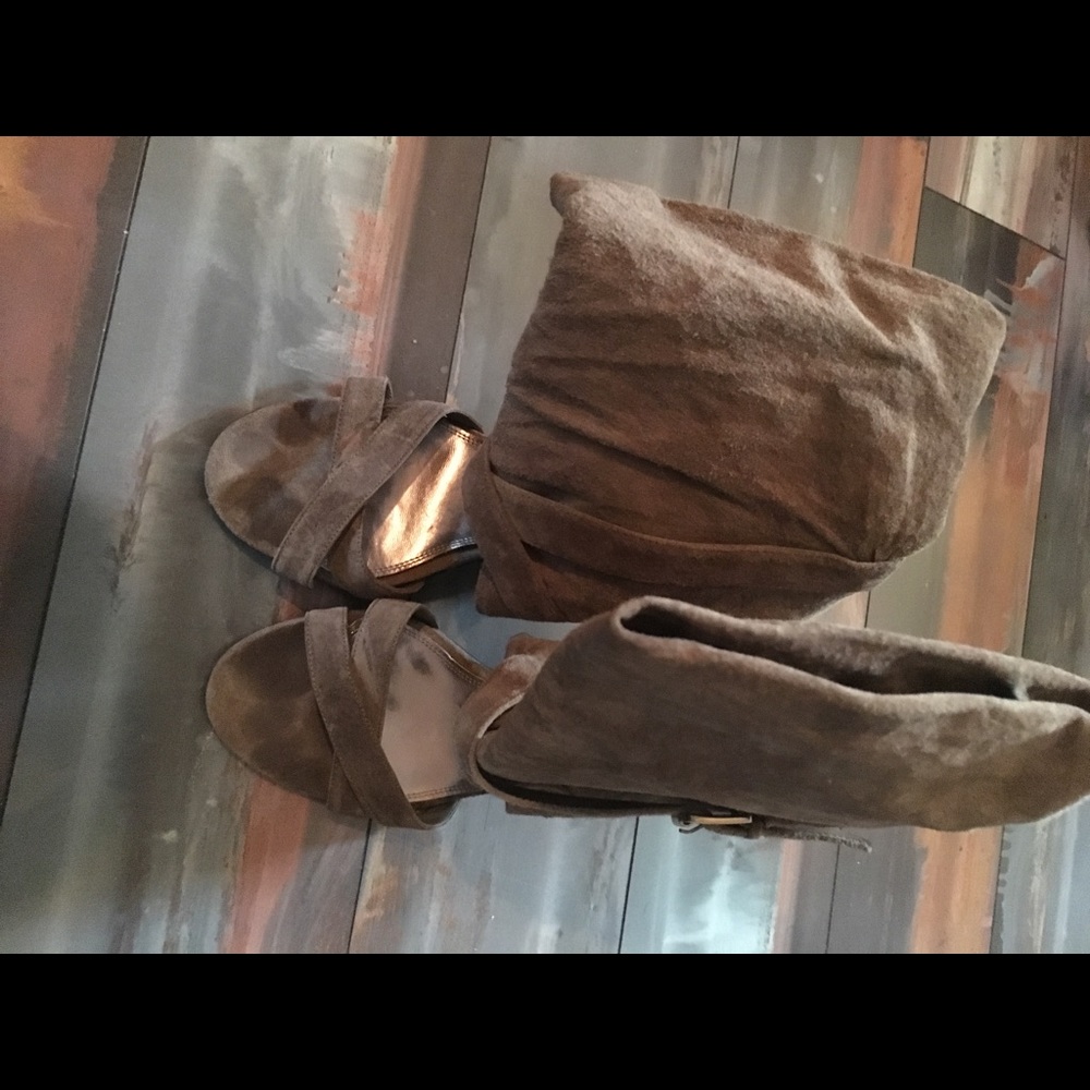 Chinese laundry suede sandals!